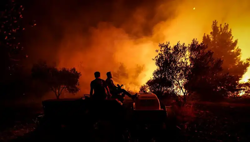 Çanakkale'de Büyük Orman Yangını: 785 Kişi Tahliye Edildi!