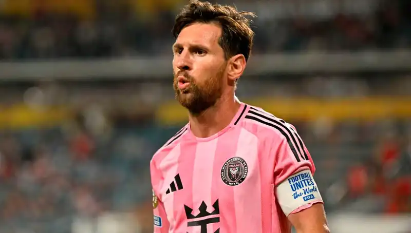 Messi'nin Yeni Takımındaki İlk Maçındaki Şok Gelişme