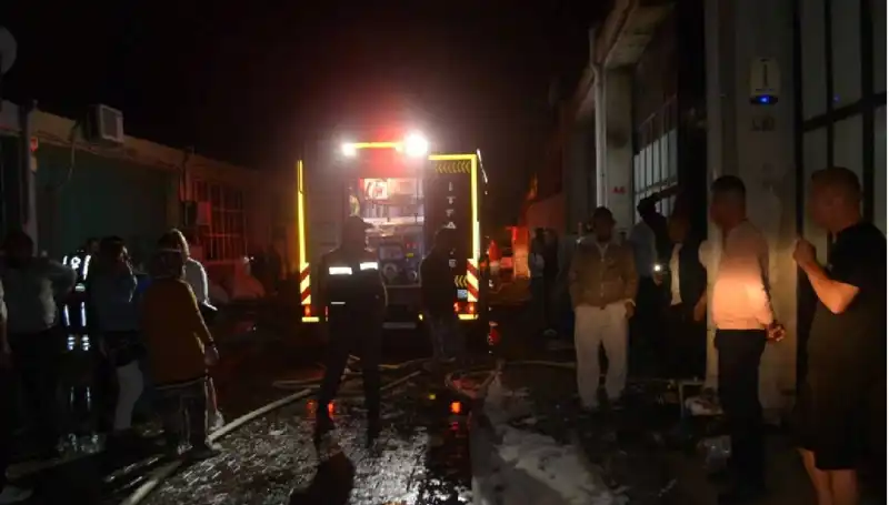 Gözlük Fabrikasında Çıkan Yangın Korkuttu, Ekipler Hızla Müdahale Etti