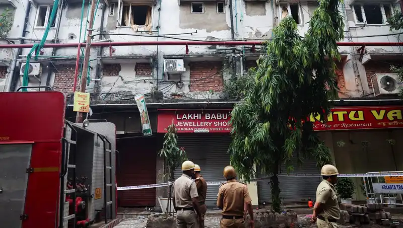 Hindistan'daki Otel Yangınında Can Kaybı: 15 Hayat Gitti, Kurtarma Çalışmaları Devam Ediyor
