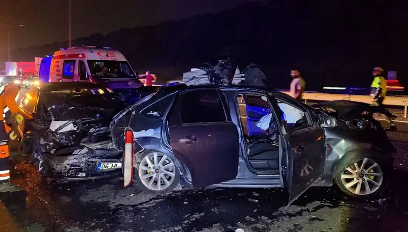 TEM Otoyolu'nda Zincirleme Kaza: 7 Kişi Yaralandı, Korku Dolu Anlar Yaşandı