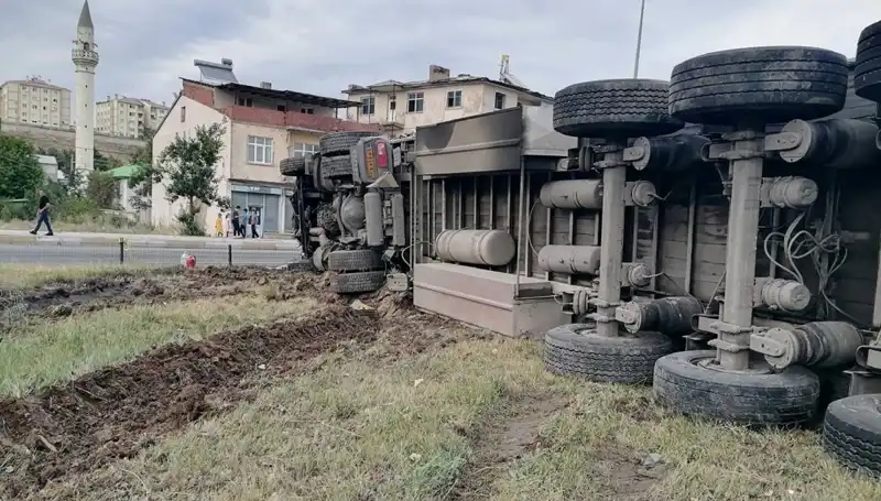 Freni Boşalan TIR Erzurum'da Büyük Panik Yarattı: Olayın Ardındaki Gerçekler