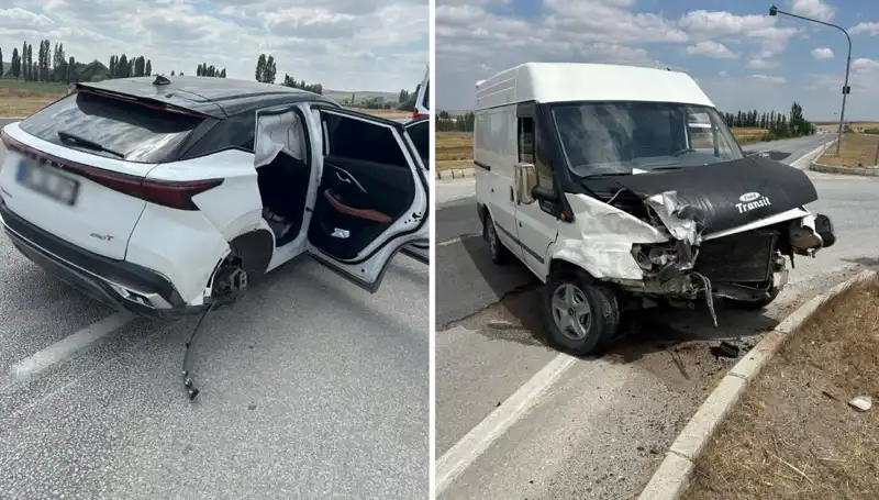 Çorum’da Kafa Kafaya Çarpışma: Feci Kazada Yaralılar Var mı?