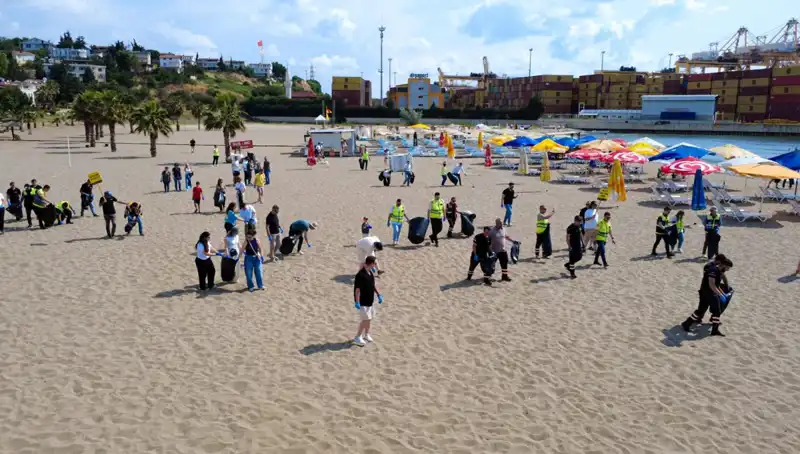 Yaz Mevsiminin Gözdesi Plajlarda Çevre Temizliği Kampanyası Gerçekleşti