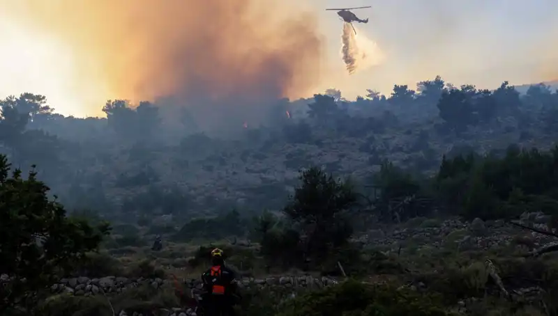 Eğriboz Adası’ndaki Orman Yangını Neyi Tehdit Ediyor? 2 Köy Tahliye Edildi
