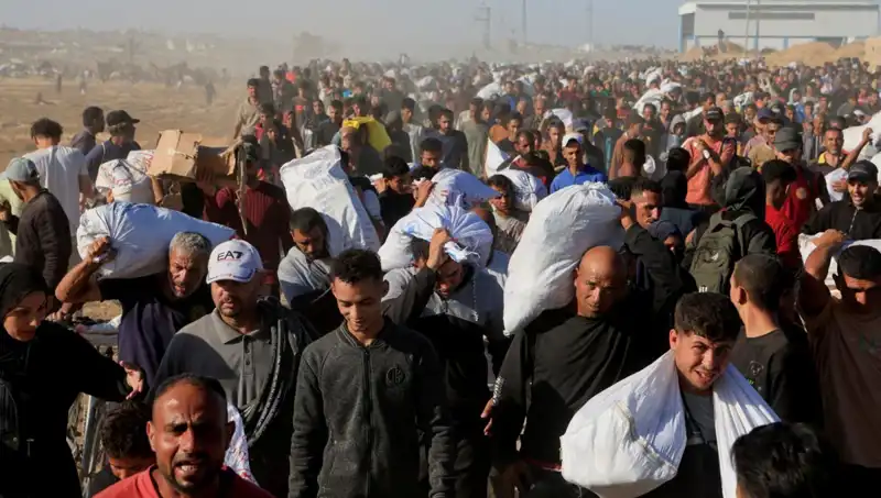 Han Yunus'ta İsrail Ordusu'ndan Kuşatma: 15 Km'lik Koridor Açıldı