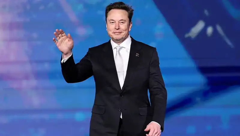Tesla, Yepyeni Bir Strateji ile Canavarını Rafa Kaldırdı!