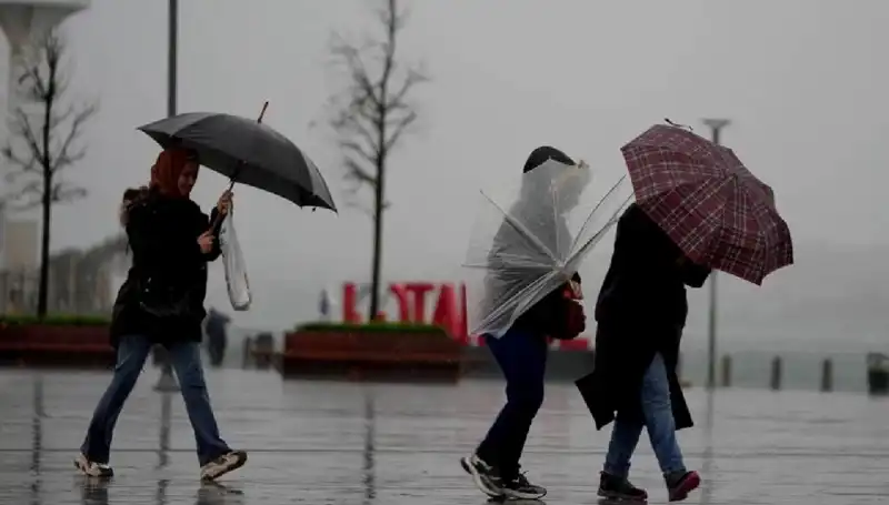 İki Bölgeye Kuvvetli Sağanak Yağış Uyarısı: Hazırlıklarınızı Yapın!