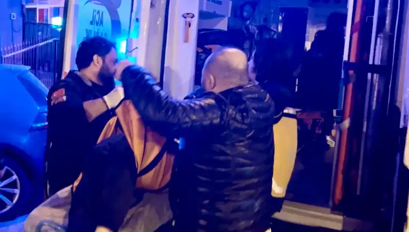 Tartışma Sonrası Oğul, Babasını Silahla Vurdu: Gözler Olay Yerinde!