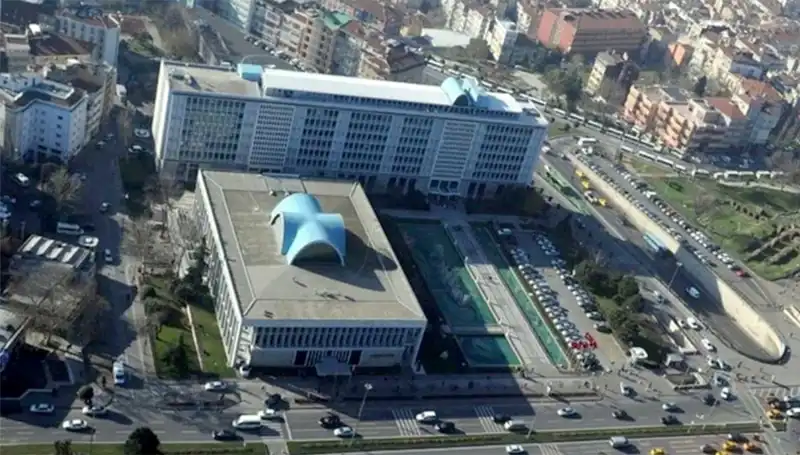 İBB Soruşturmasında Gizemli WhatsApp Grubu: Enderun Mesajları Ne Anlatıyor?