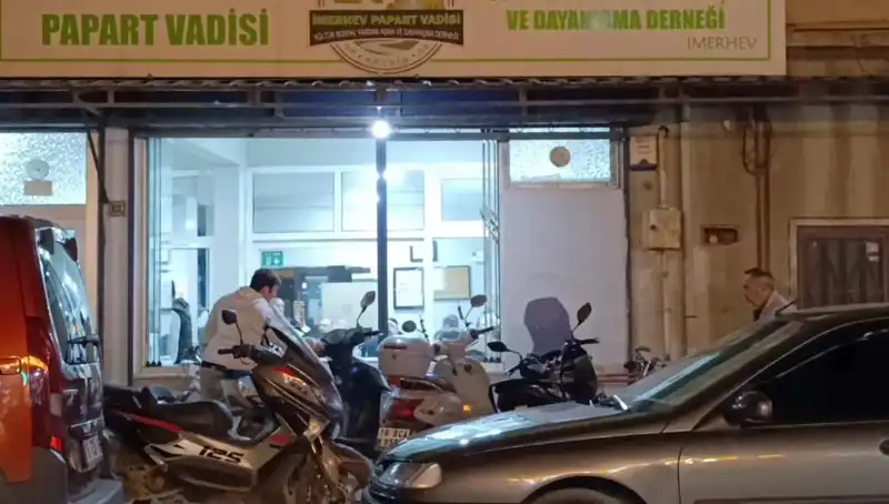 Lokalde Bıçaklı Kavga: Bir Kişi Ağır Yaralandı, Olayın Ayrıntıları Ortaya Çıktı