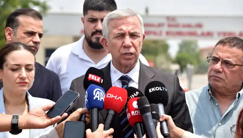 Mansur Yavaş, Muhittin Böcek'i Ziyaret Ederek Yeni İşbirliklerine Kapı Araladı