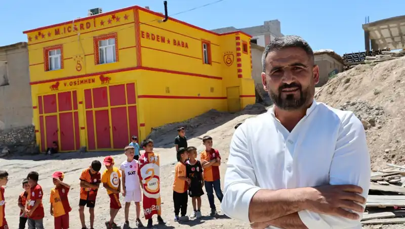 Heyecan Dolu: Fanatik Taraftardan Vurucu İfade, Evinin Dışını Osimhen İle Süsledi!