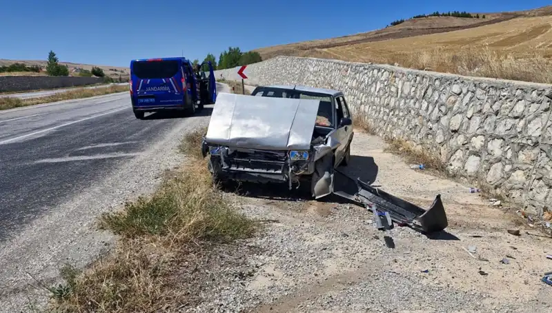 Kontrolden Çıkan Araç Korku Dolu Bir Kazaya Neden Oldu