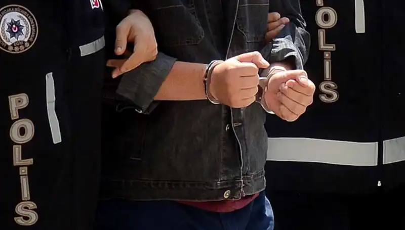 Kayseri'deki Yasa Dışı Silah Operasyonu: İki Zanlı Suçüstü Yakalandı