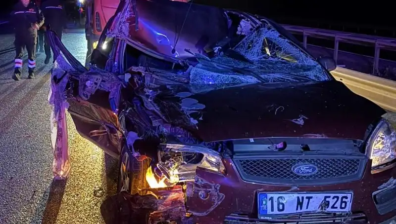 Afyonkarahisar'da Otomobil ile TIR Çarpışması: 4 Yaralı, Olayın Detayları ve Güvenlik Önlemleri
