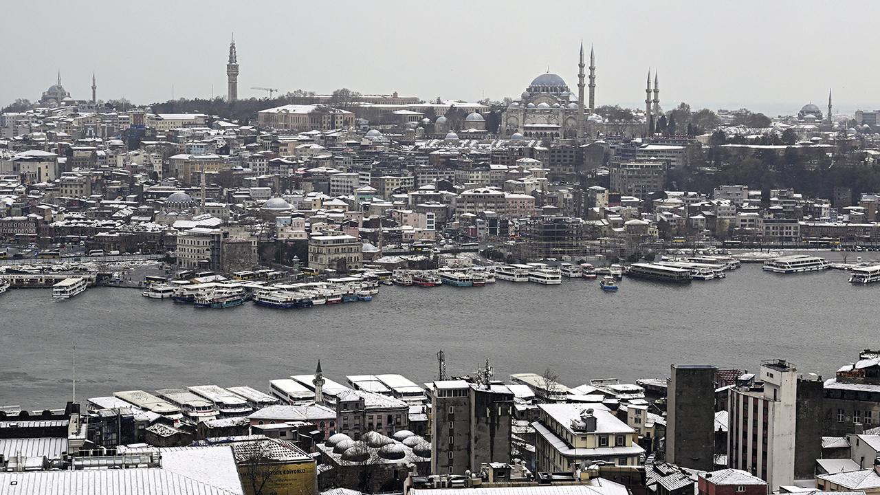 İstanbul'da Beklenen Kar Yağışı Gerçekleşti