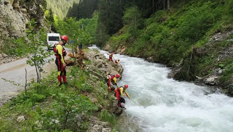 Trabzon'da Dereye Düşen Çocuğun Kaybolması ve Baba İçin Adli Kontrol Kararı