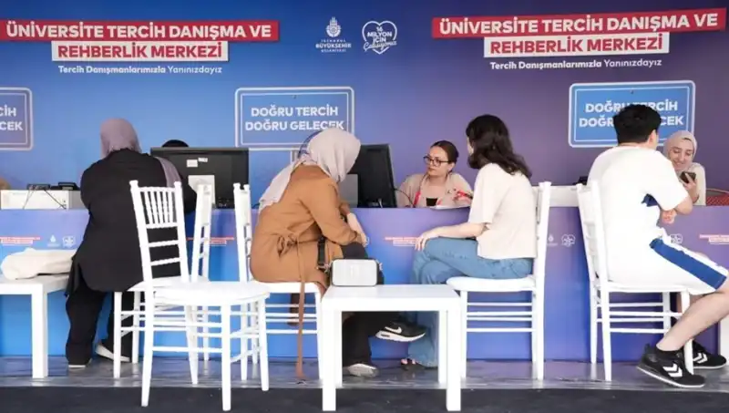 İstanbul'da Yeni Dönem: İBB Tercih Danışma ve Rehberlik Merkezleri Açıldı!