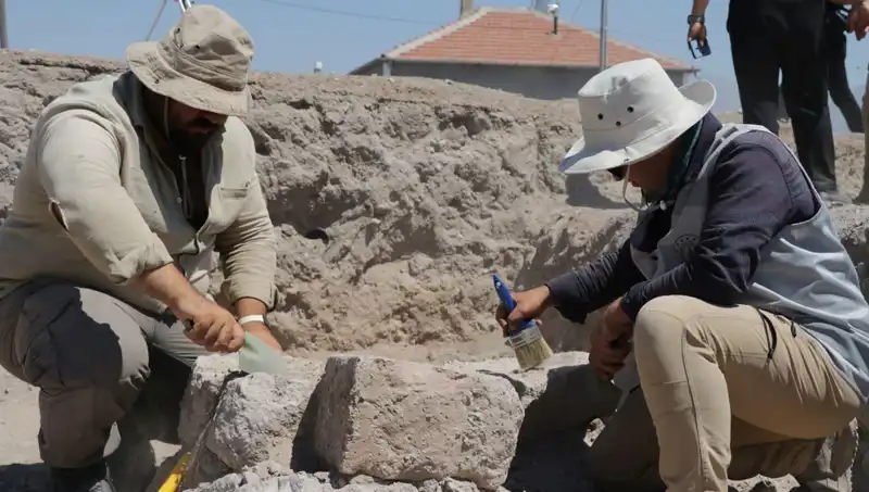 İç Anadolu'da Tarihin Derinliklerine Yolculuk: Yeni Mozaikler Keşfedildi