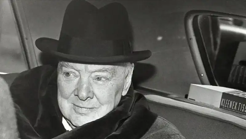 Churchill’in Bekar Evi Tarihi Bir Anı Olarak Satışa Çıkıyor
