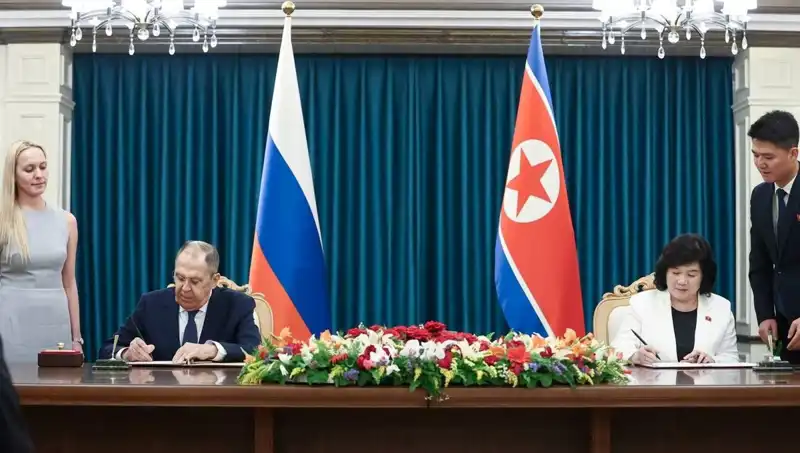 Rusya ve Kuzey Kore'nin İlişkileri: Lavrov'un Kriz Dolu Görüşmesi