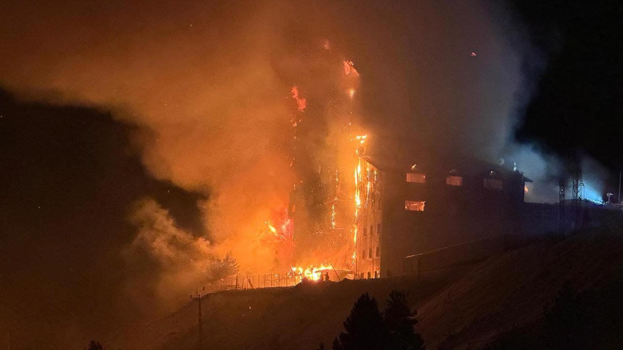 Kartalkaya'da Otel Yangını!