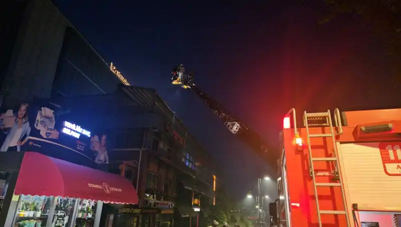 Beşiktaş'ta 3 Katlı Restoranda Yangın: Detaylar ve En Son Gelişmeler