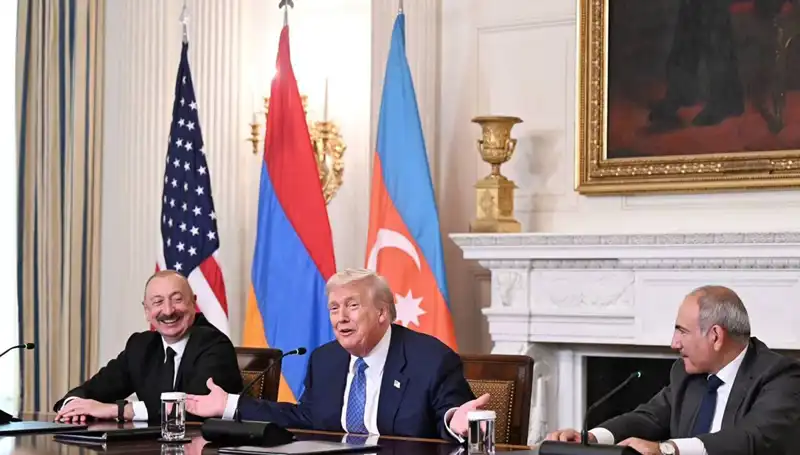 Azerbaycan Cumhurbaşkanı Aliyev'den Ermenistan'a Anayasa Çağrısı: Acil İhtiyaç!