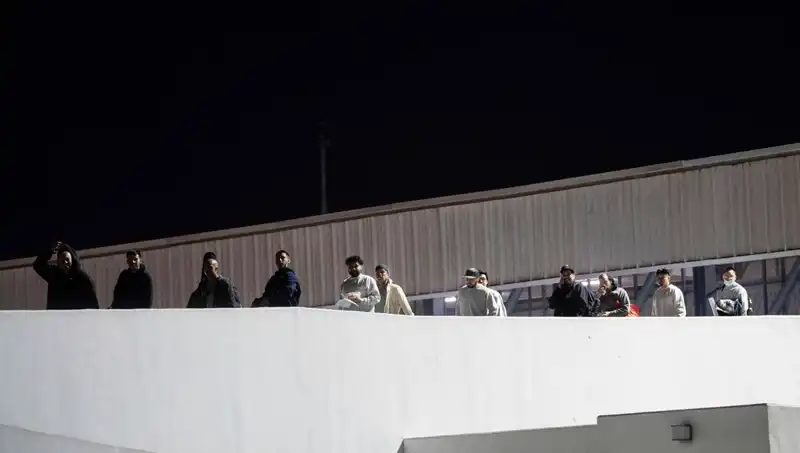 Düzensiz Göçmenlere Operasyon: İki İlde Yakalananlar Sırada Bekliyor