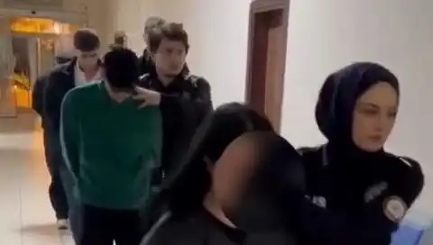 Silahlı Telefon Gaspıyla Gündeme Gelen Şebeke Kıskıvrak Yakalandı