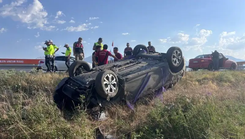 Nişan Töreninden Dönüşte Faciaya Yol Açan Kaza: 1 Ölü, 4 Yaralı